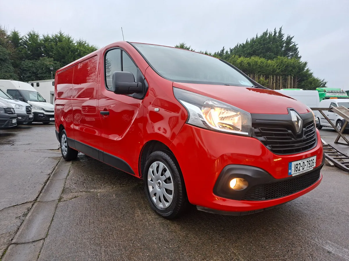 NO VAT OUTSTANDING LATE 2018 RENAULT TRAFIC LWB - Image 1