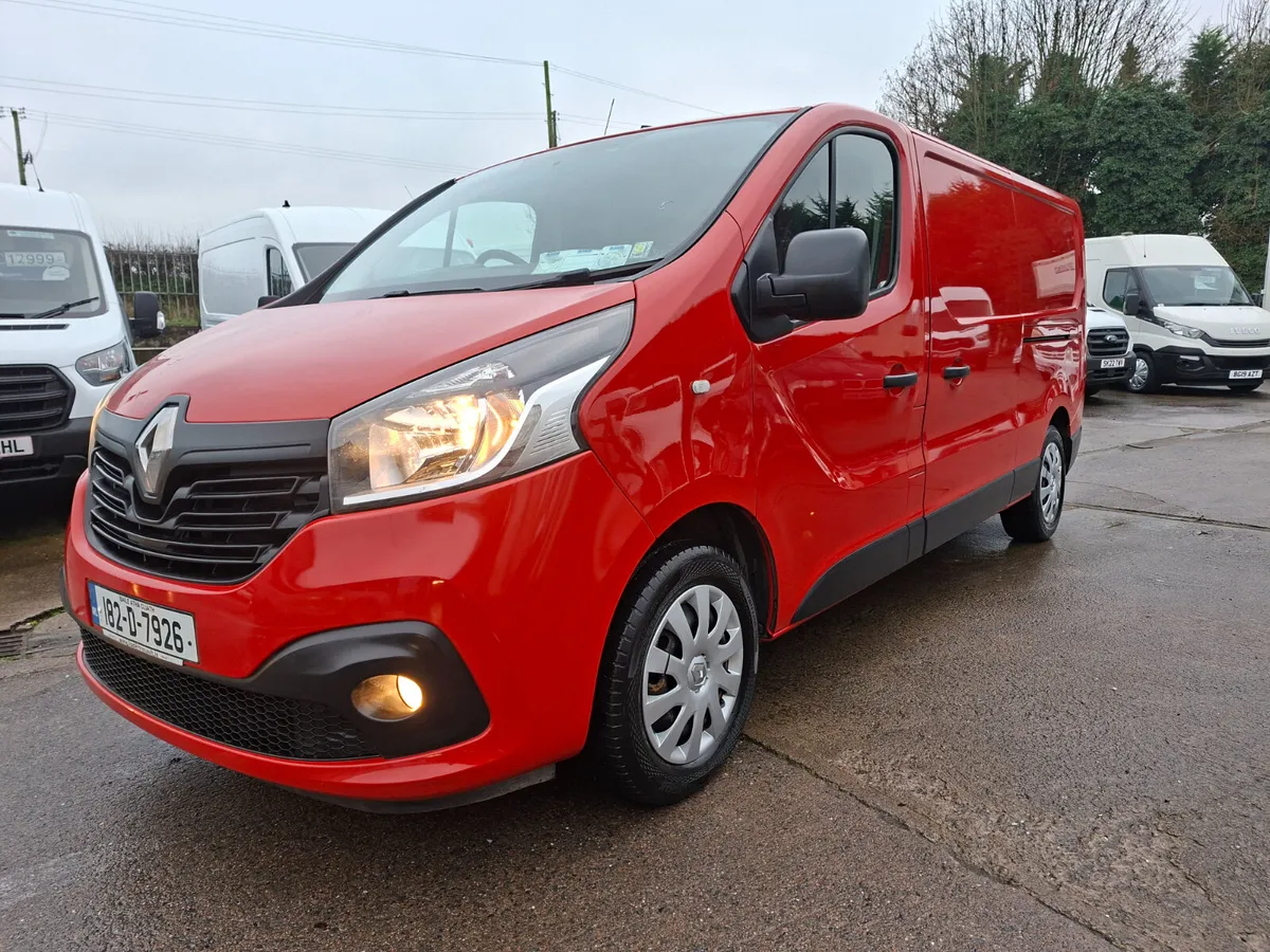 NO VAT OUTSTANDING LATE 2018 RENAULT TRAFIC LWB - Image 3