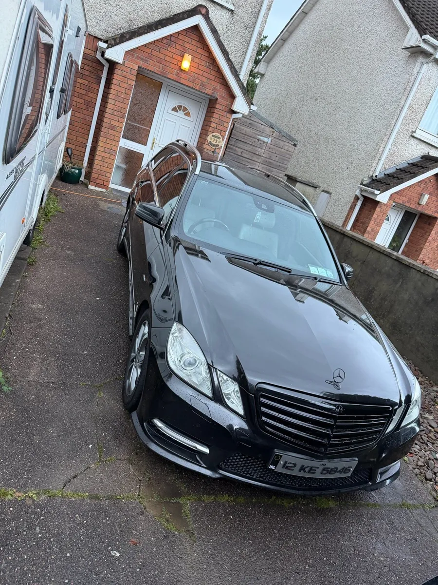 Mercedes E class 250 AMG Line - Image 2