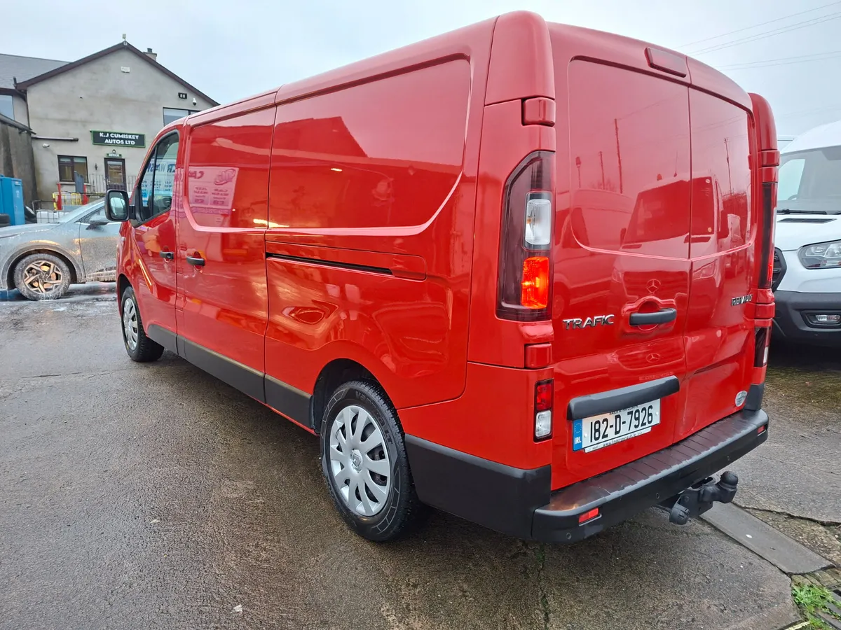 NO VAT OUTSTANDING LATE 2018 RENAULT TRAFIC LWB - Image 4