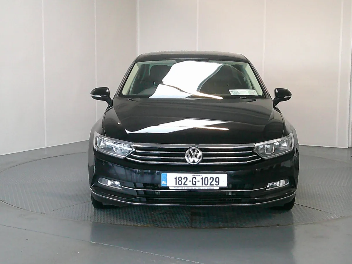 Volkswagen Passat 2018 - Image 2