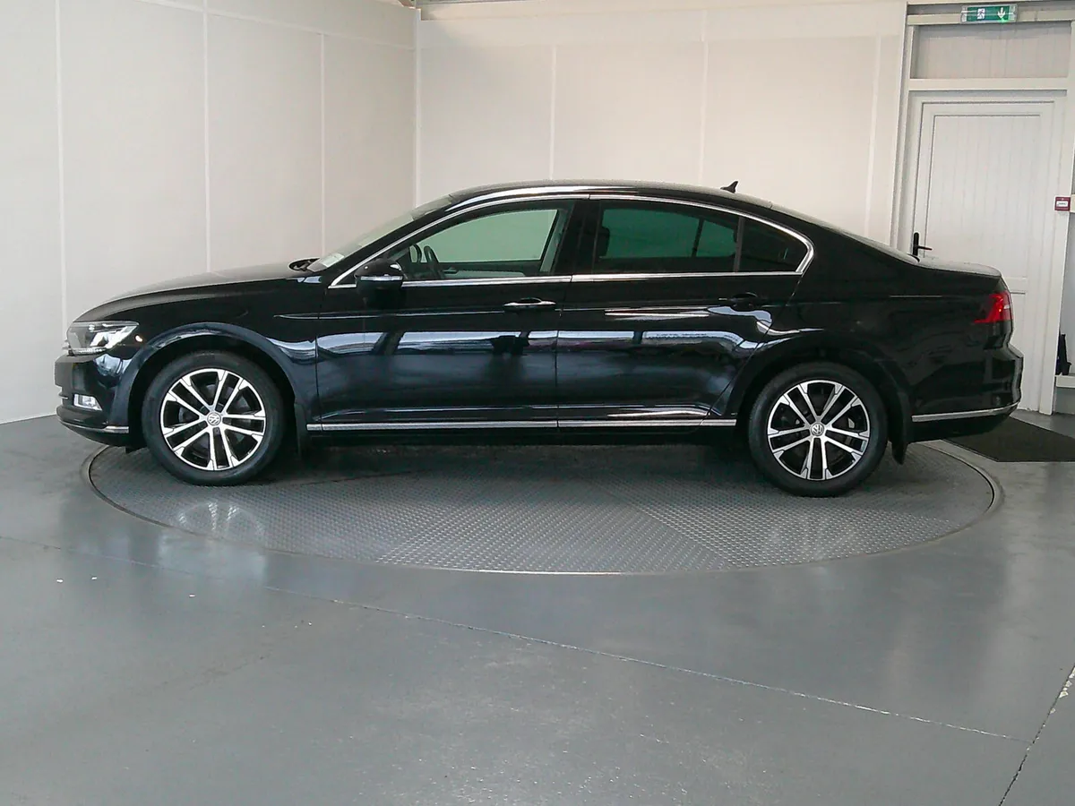 Volkswagen Passat 2018 - Image 4