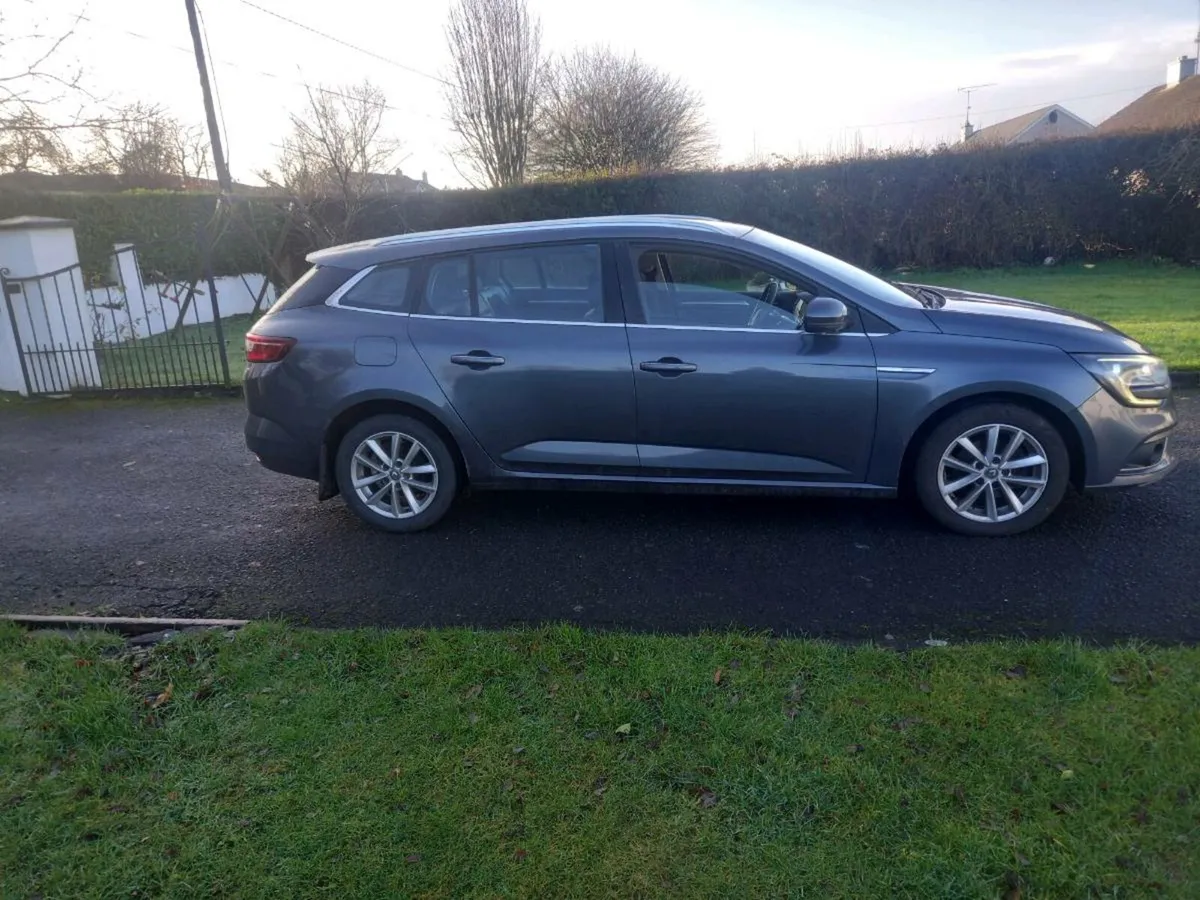2017 renault  megane - Image 2