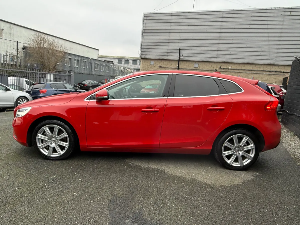 2016 VOLVO V40 1.5 AUTO *FULL LEATHER* - Image 4