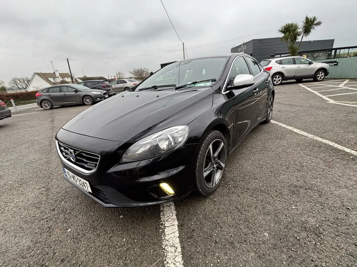 Volvo V40 R Design   Nct05/26 tax 05/26 - Image 2
