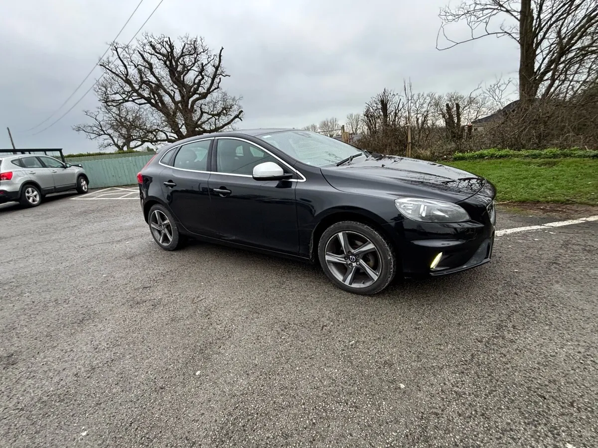 Volvo V40 R Design   Nct05/26 tax 05/26 - Image 4