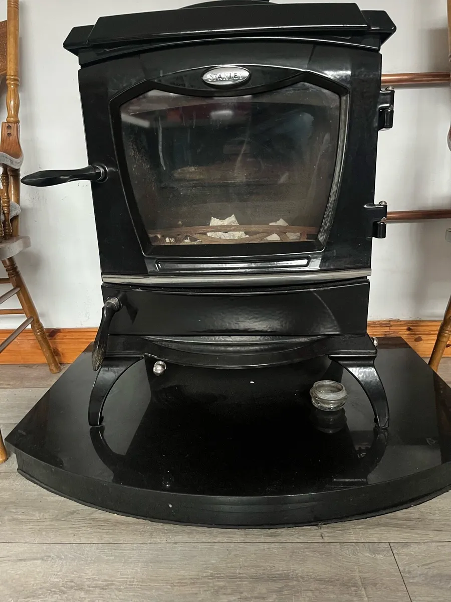 Stanley Stove - Image 1