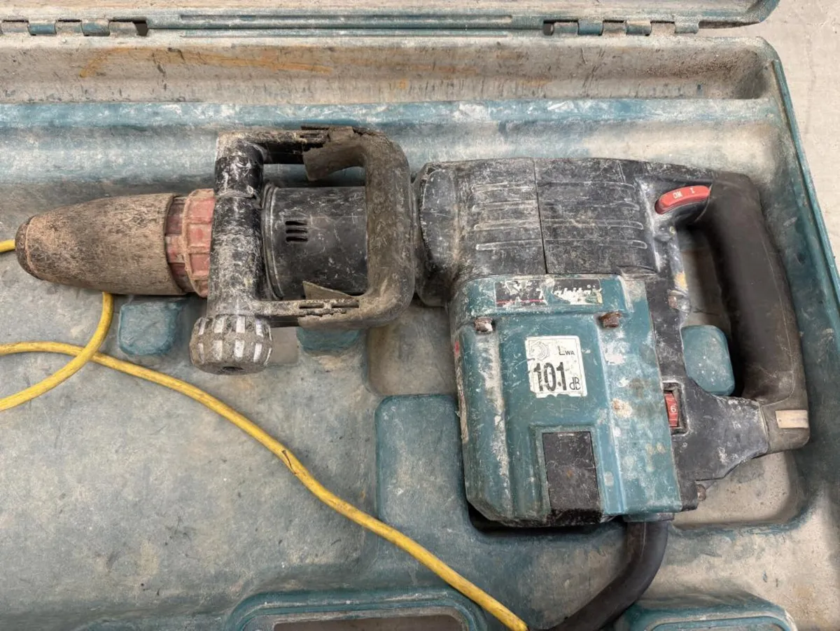 Makita HM1202C Hammer Drill **Online Auction** - Image 3