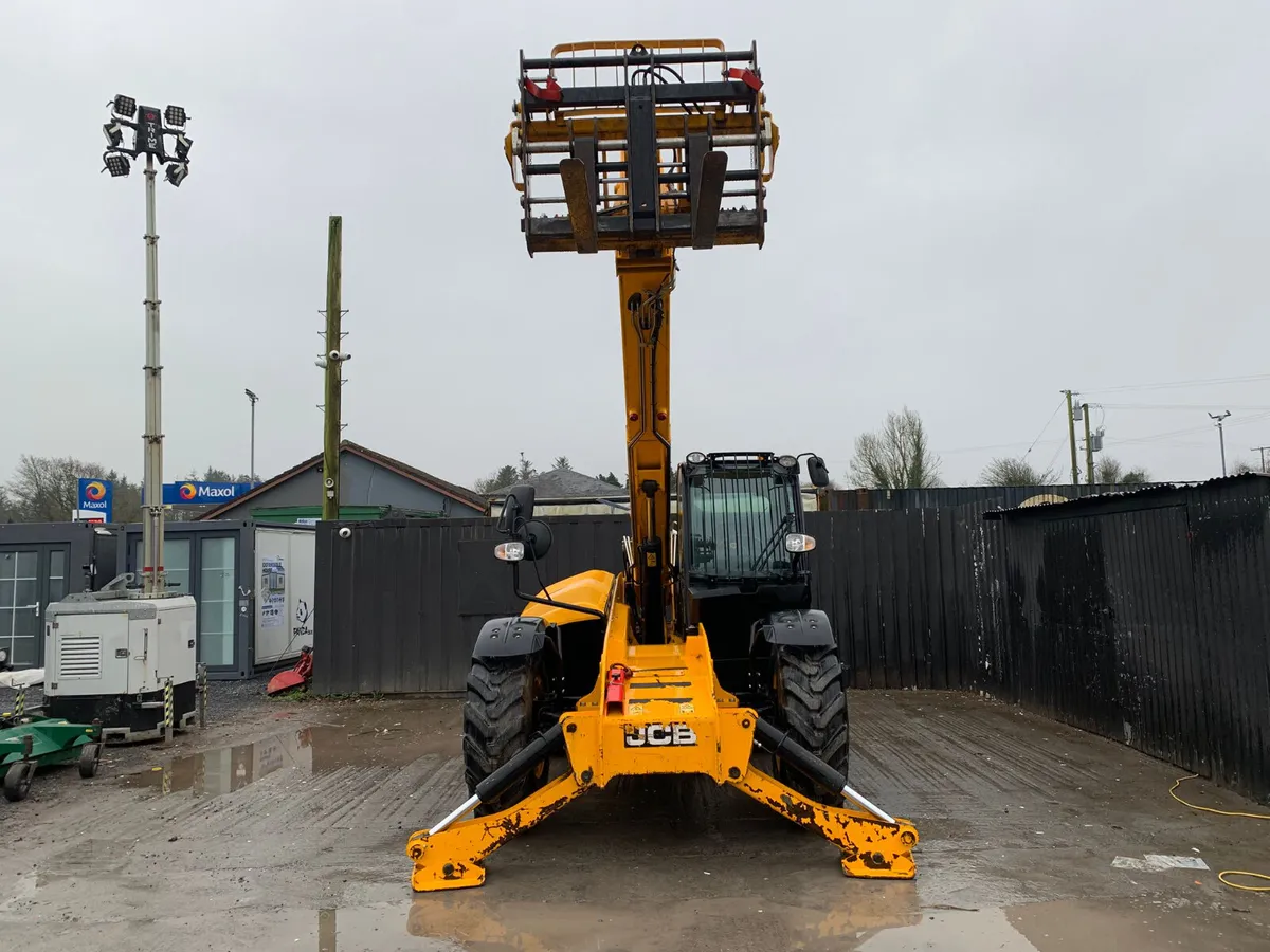2021 JCB 540 140 TELEPORTER - Image 1
