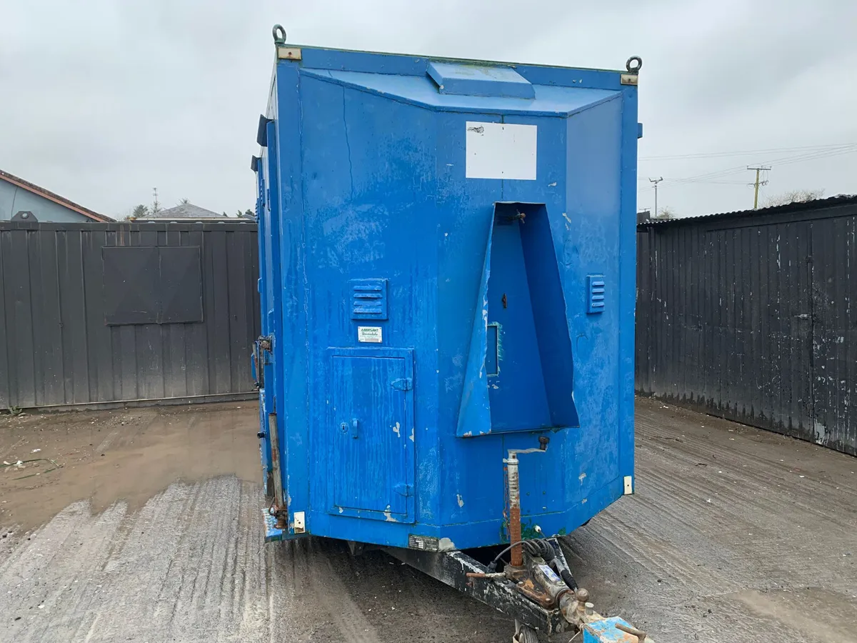 Twin  Axle Welfare Unit - Image 4