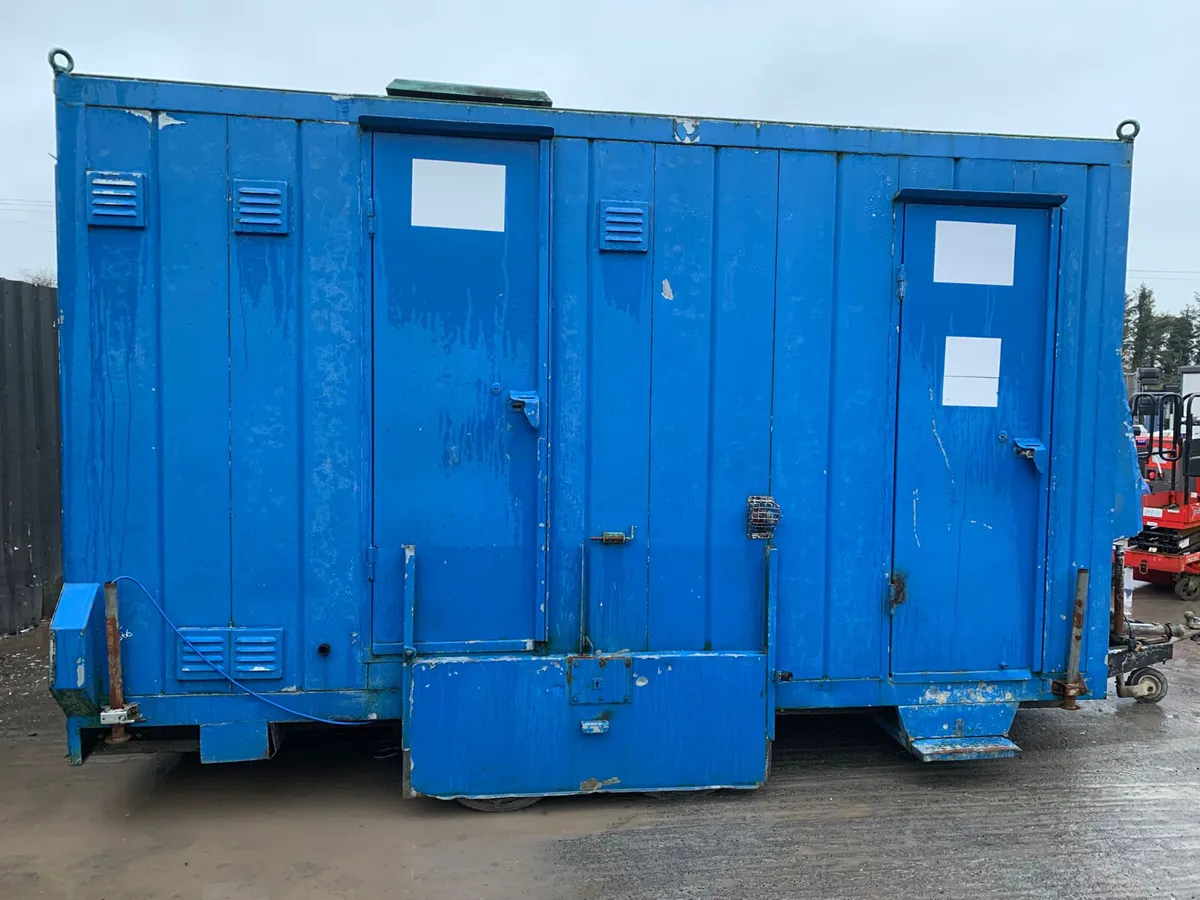 Twin  Axle Welfare Unit - Image 2