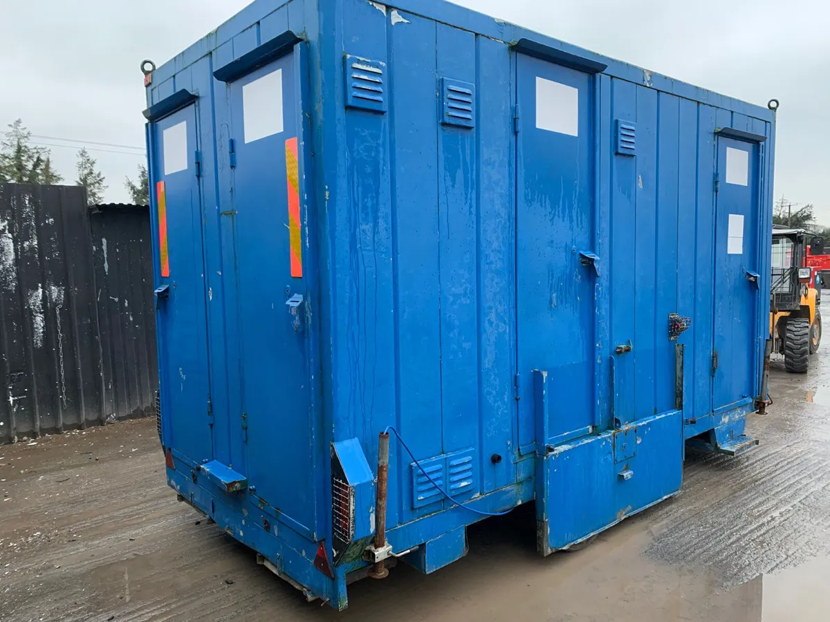 Twin  Axle Welfare Unit - Image 3