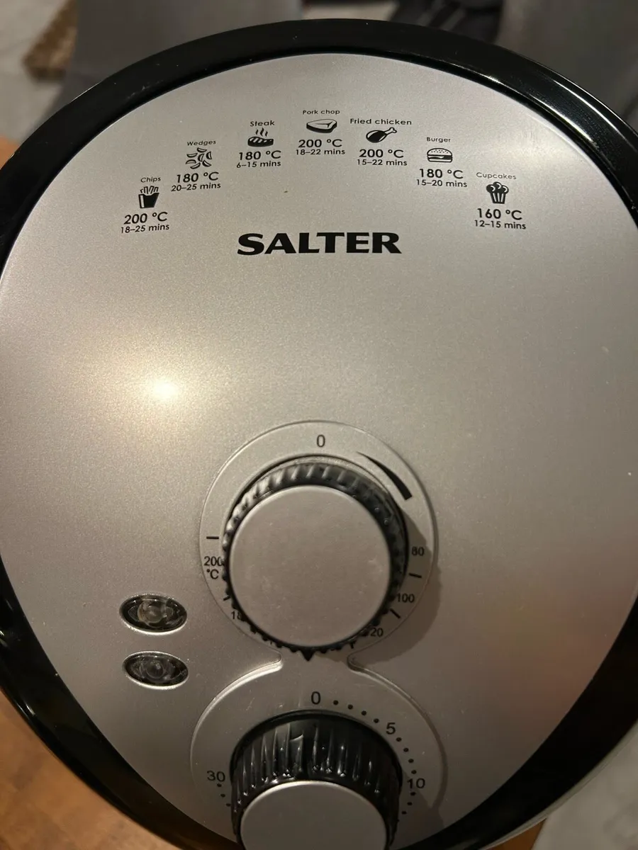 Salter Air Fryer + free disposable liners - Image 1