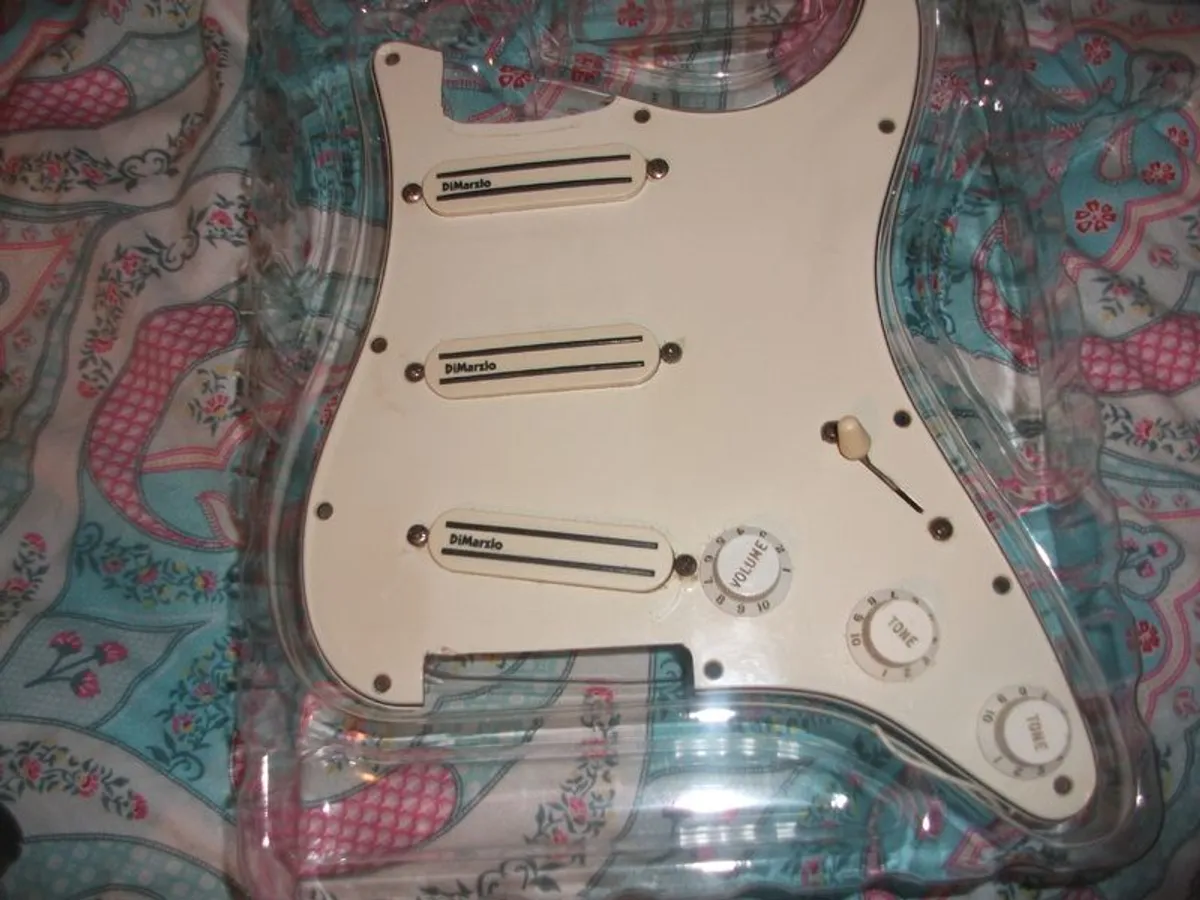 Dimarzio loaded pickguard - Image 2
