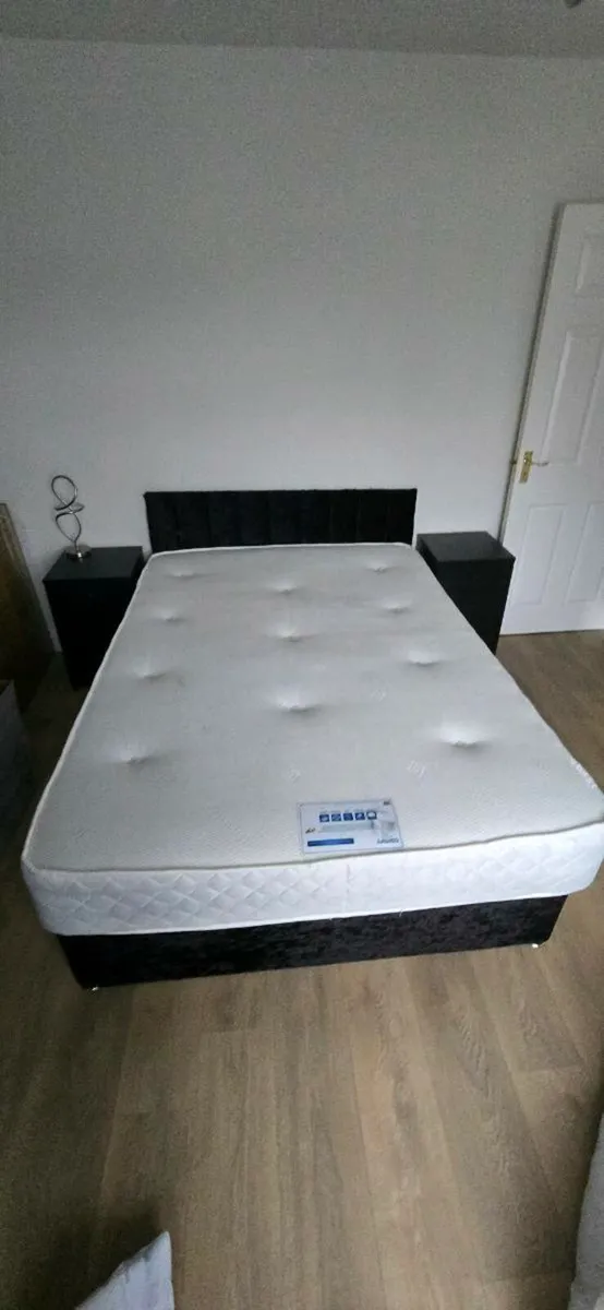 Double bed and mattress - Image 2