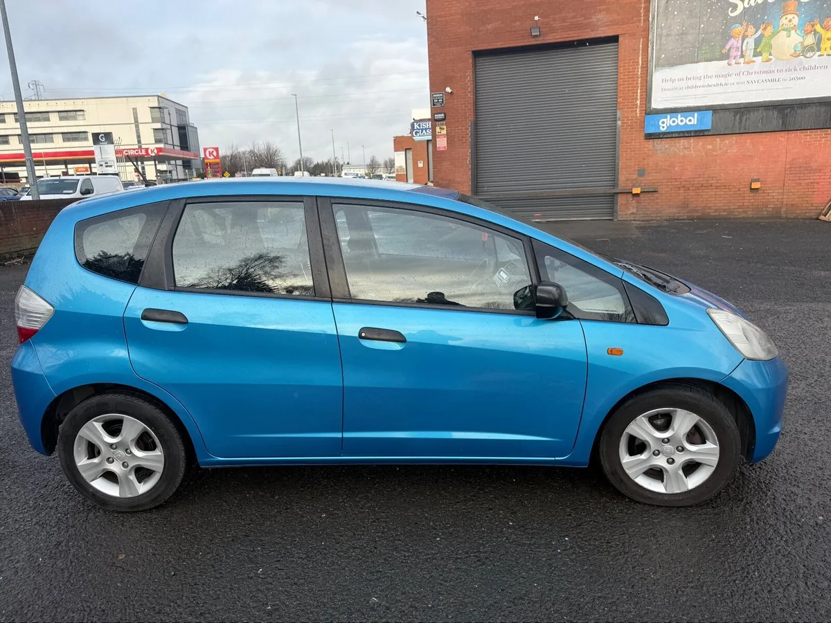 Honda Jazz 2010 - Image 2