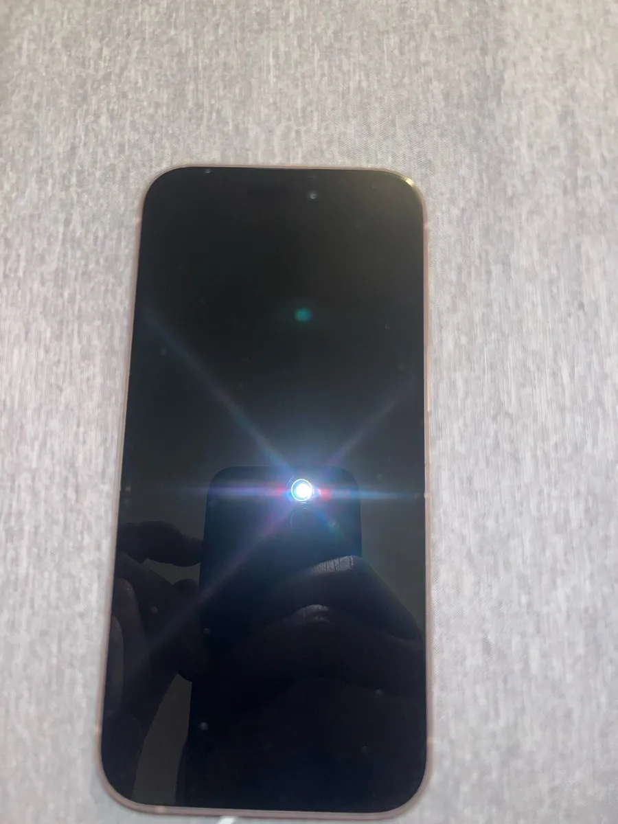 iPhone 15 Pink 128GB - Image 4