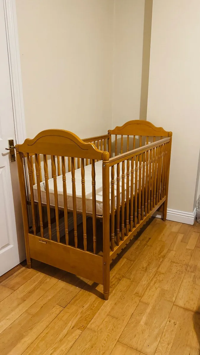 Mamas&Papas Solid Wood Baby Cot +Washable Mattress - Image 3