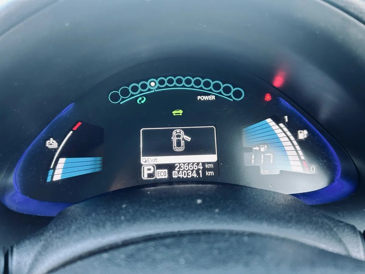 NISSAN LEAF 24KWH ACENTA AUTOMATIC - Image 4