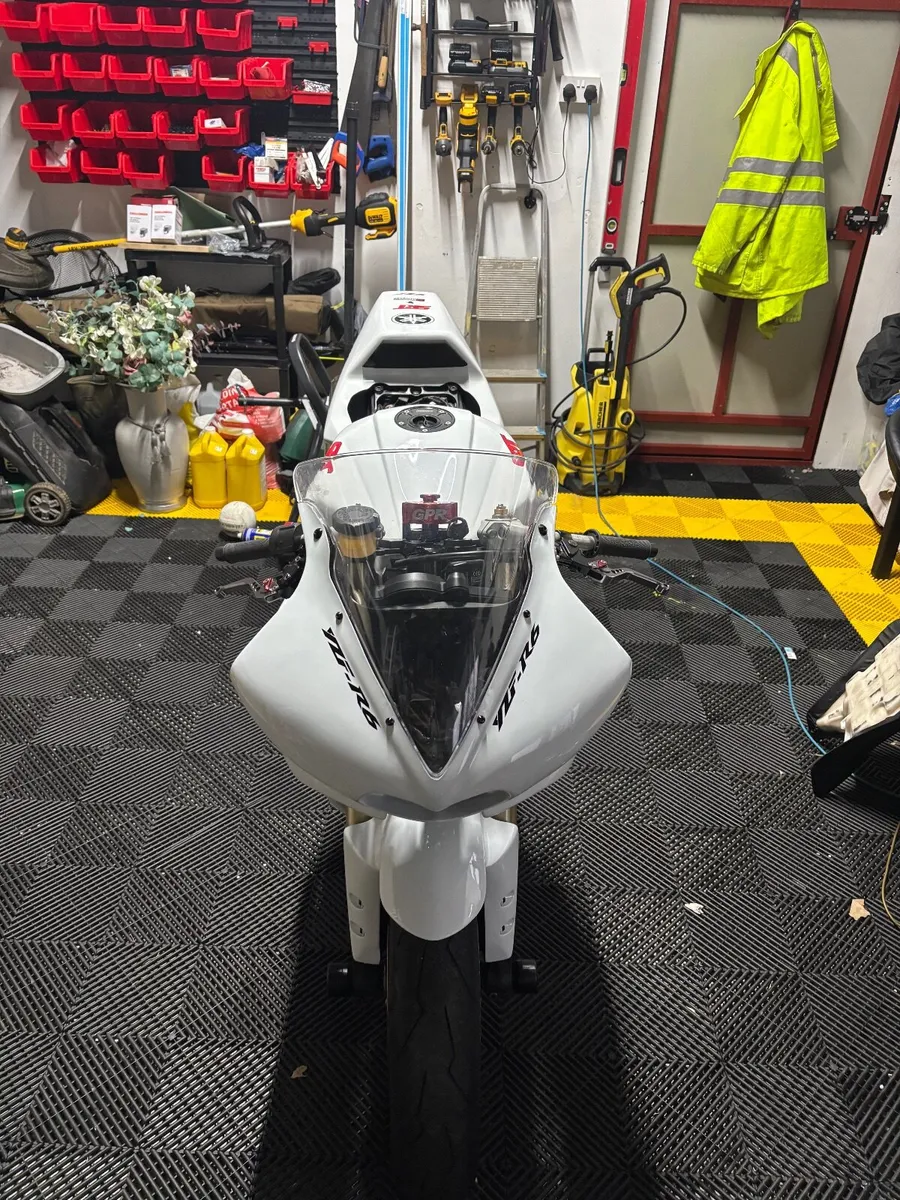 Yamaha R6 Track Bike - Image 2