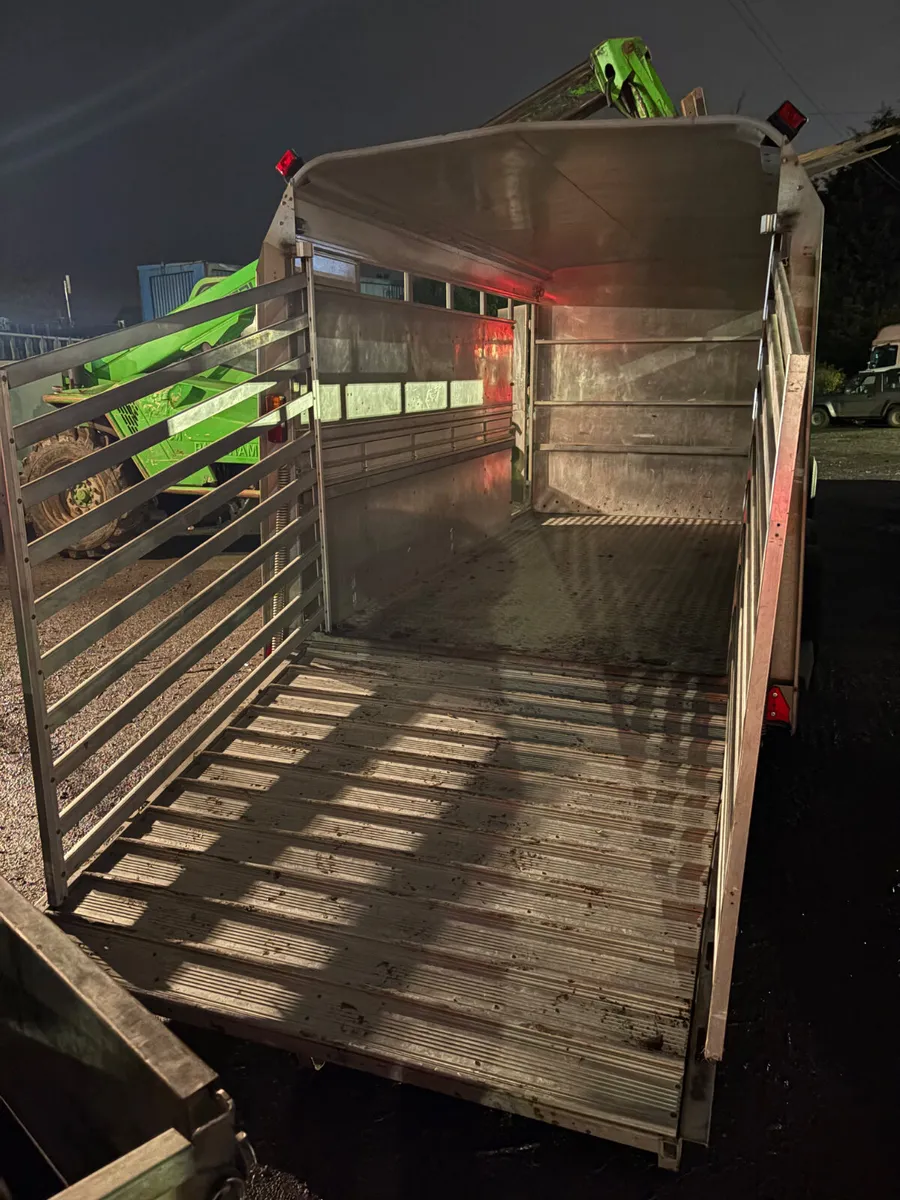 Ifor Williams 12ft cattle trailer - Image 2