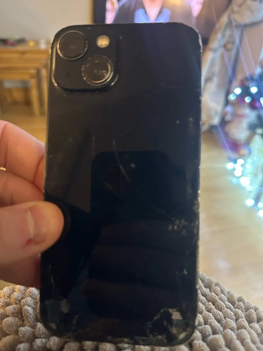 iPhone 13 - Image 4