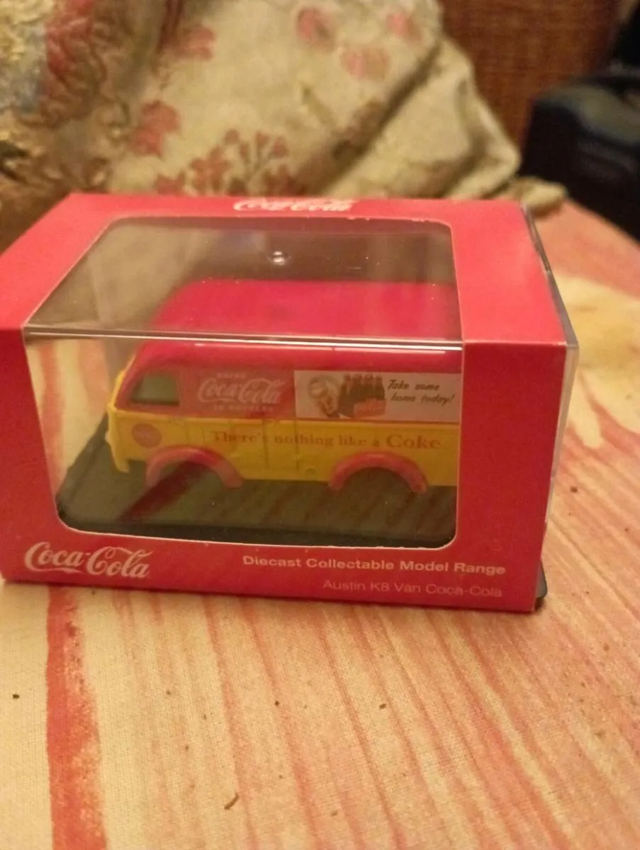 AUSTIN K8 COCA COLA OXFORD DIE - CAST 1-76  SCALE - Image 1
