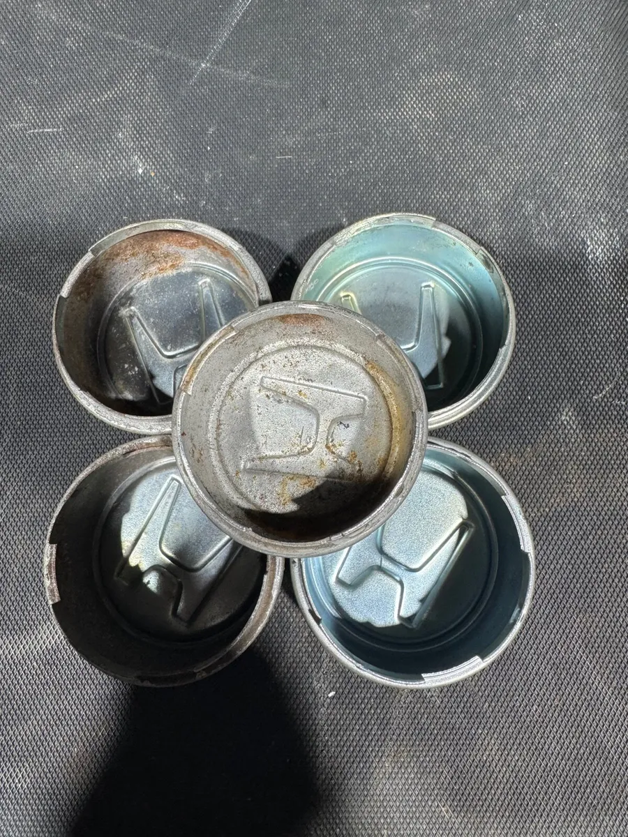 Honda Acty Parts - Spare Wheel Carrier and Hub Cap - Image 2