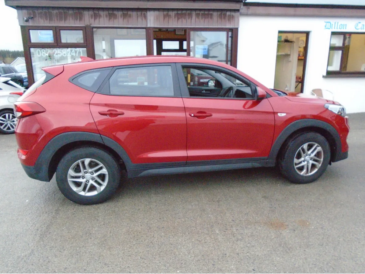 Hyundai Tucson 1.7 S BLD 116PS 5DR - Image 3
