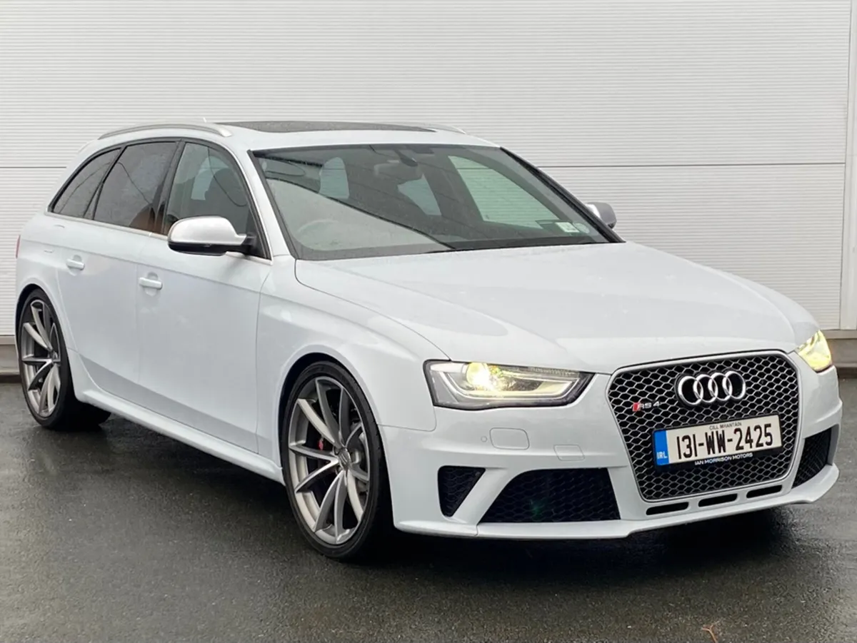 Audi RS4 AVANT - Image 1