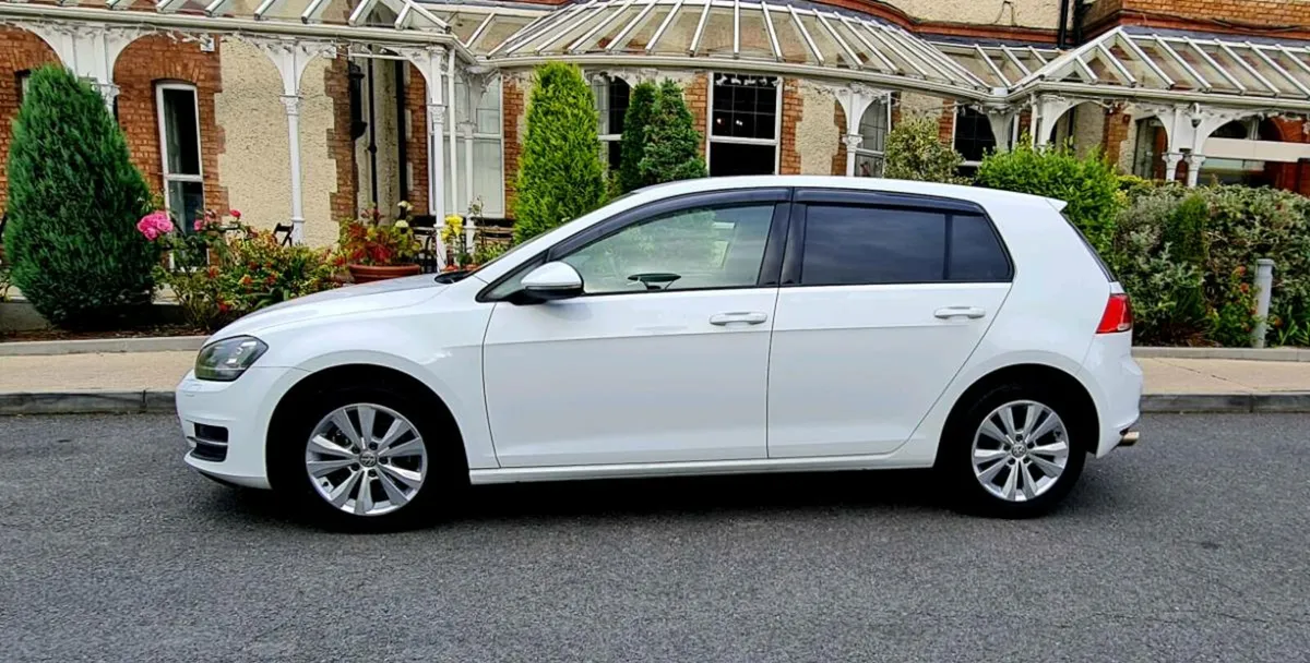 Stunning Golf 1.2 Automatic Comfortline - Image 4