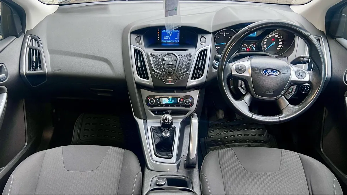 2011 Ford Focus Titanium Diesel Saloon Black - Image 2