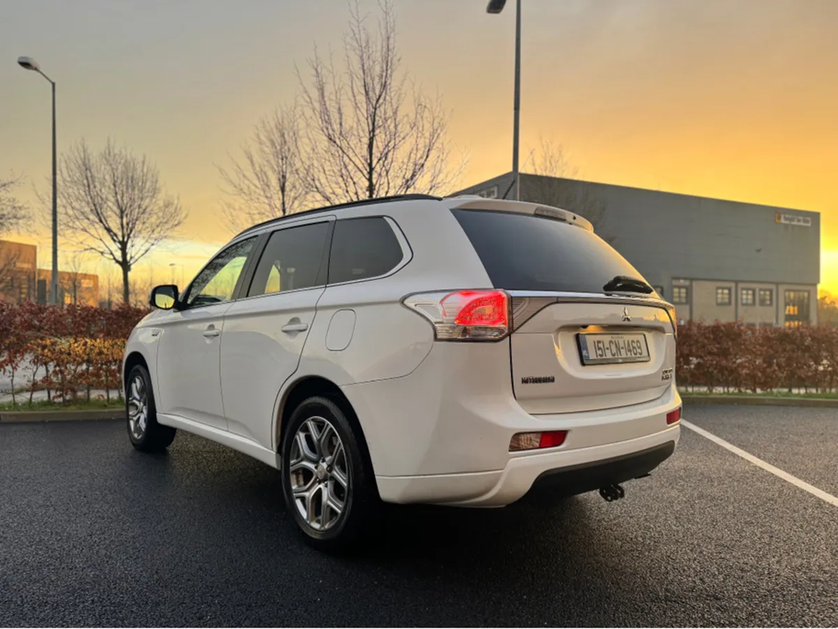 Mitsubishi Outlander 2.0 HYBRID AUTO *NEW NCT - Image 3