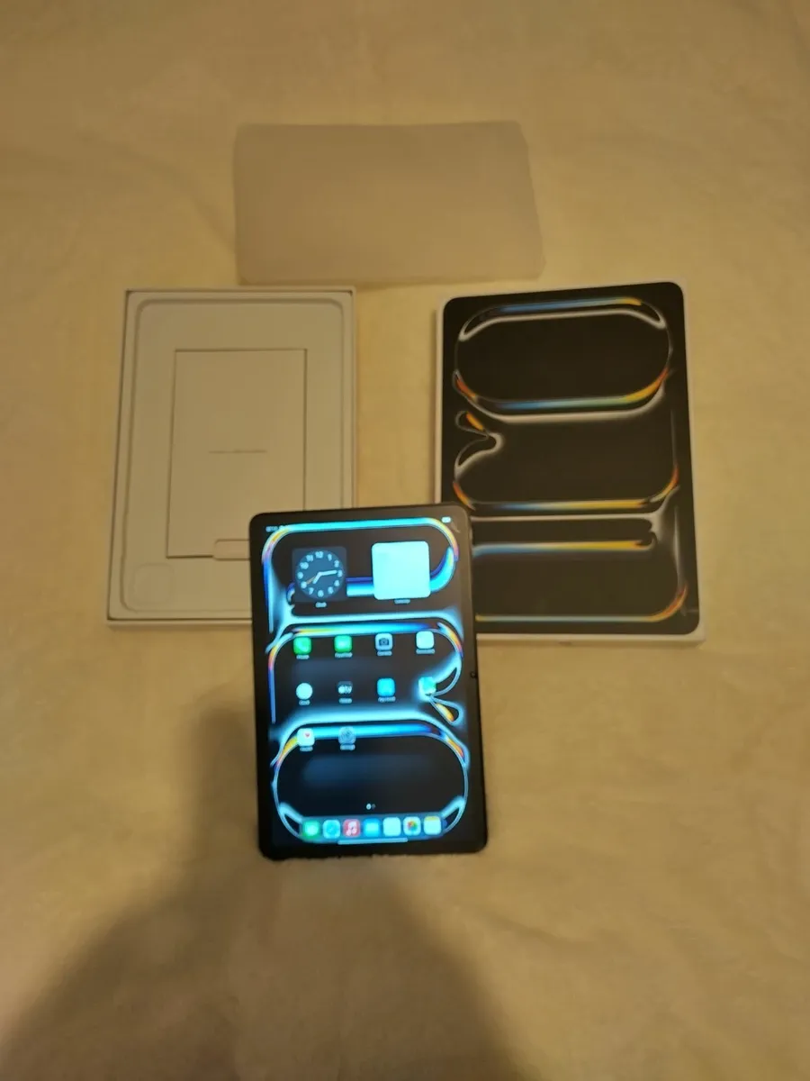 iPad Pro  11 inch M4 WiFi 1TB Black  colour - Image 1