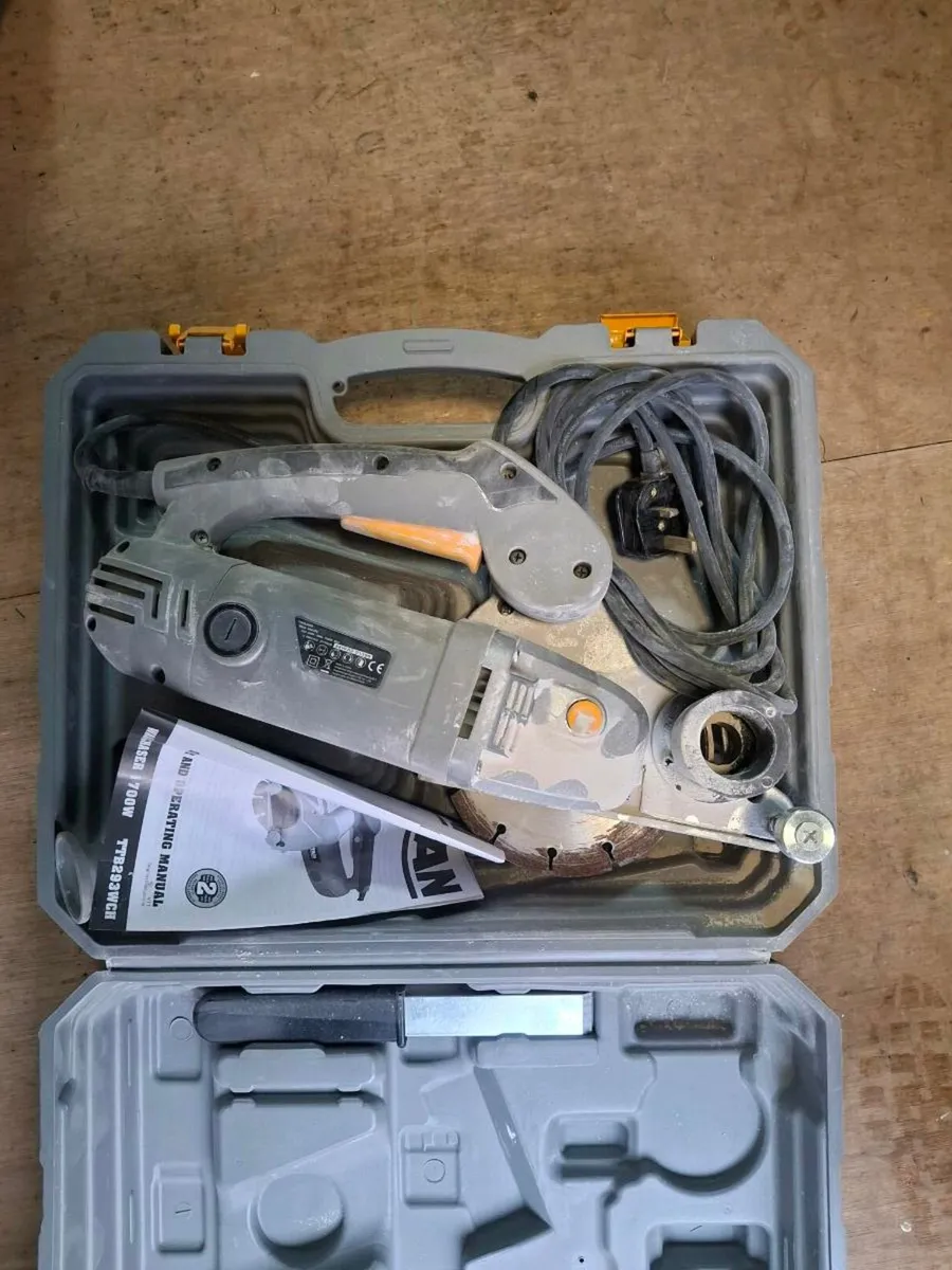 Wall chaser - Image 1