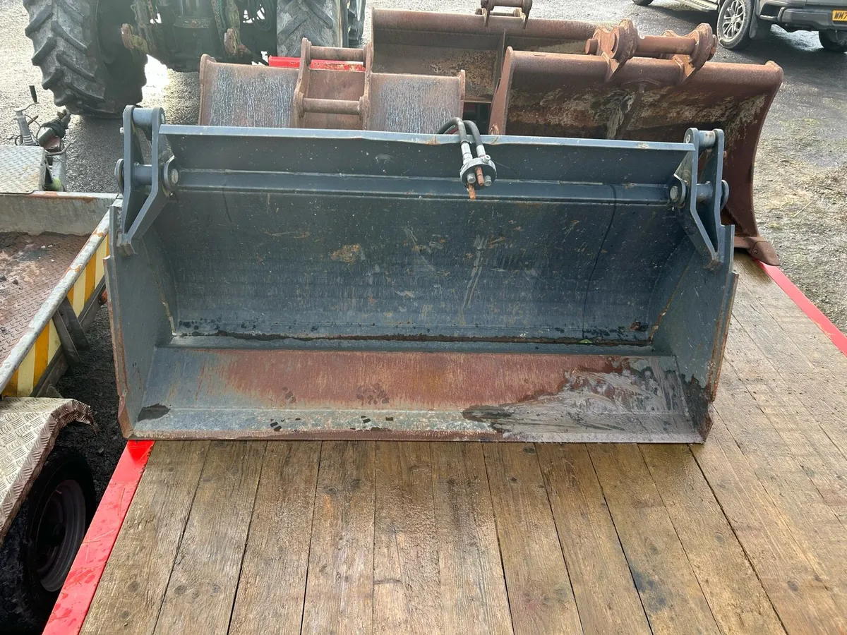 Bucket attachments - Image 1