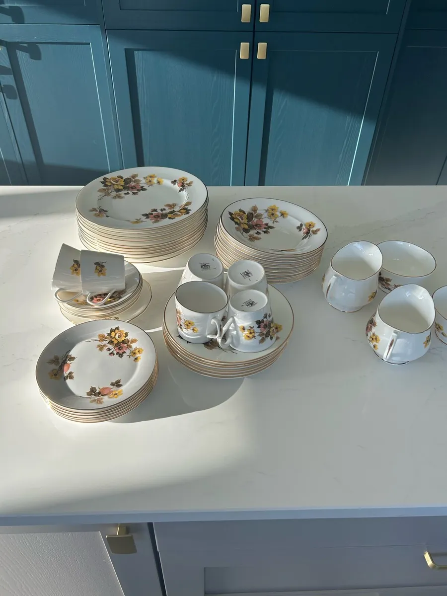 Sutherland dinner service - Image 4