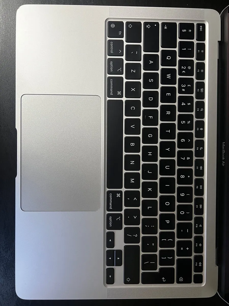 MacBook Air m1 PRICE NEGOTIABLE - Image 3