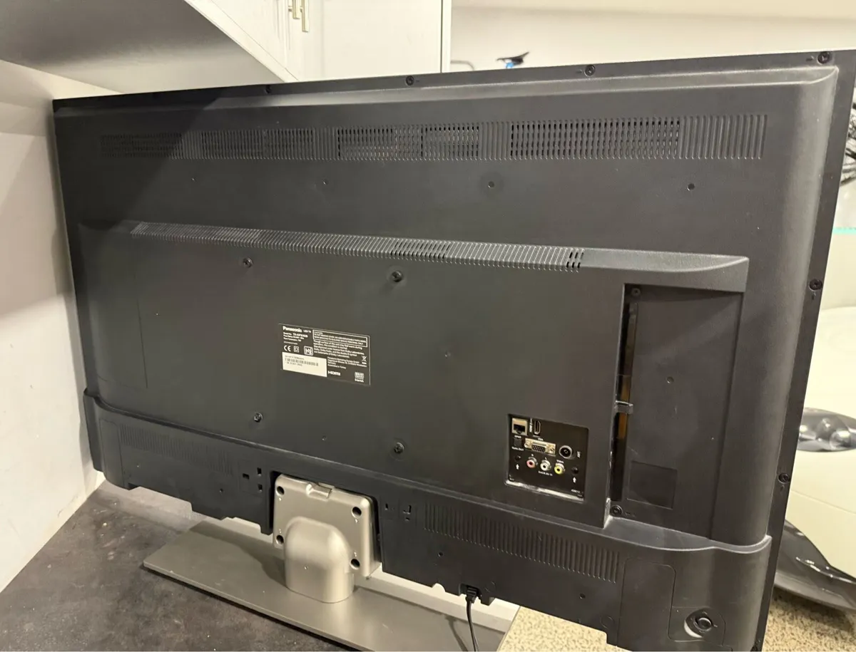 43” Panasonic Smart TV - Image 4