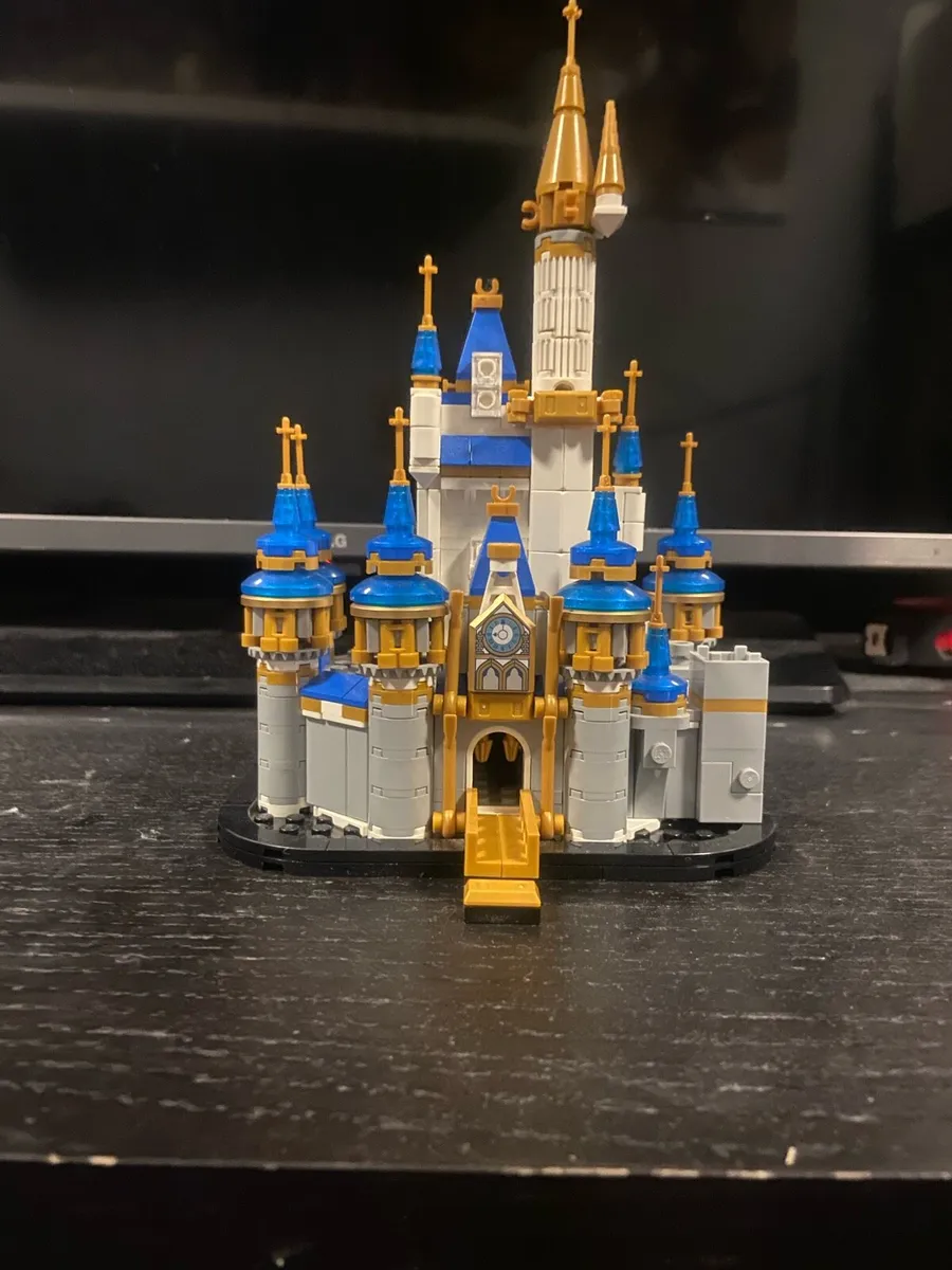 Lego Disney castle - Image 1
