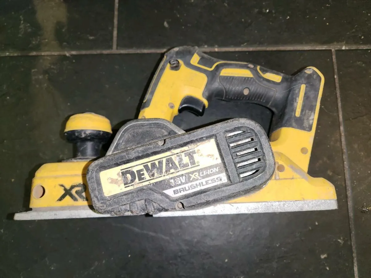 22X Dewalt 18V Drills Saws Nail Guns Planer, etc - Image 2