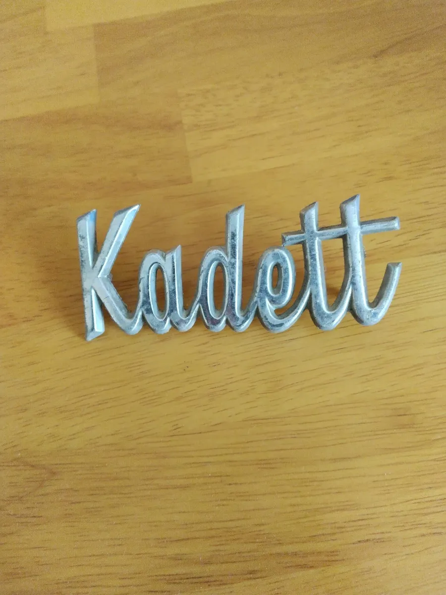 Vintage Irish Reg plate  + Kadett badge - Image 2
