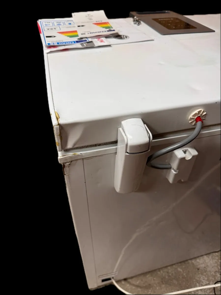 Hoover Chest Freezer - Image 4