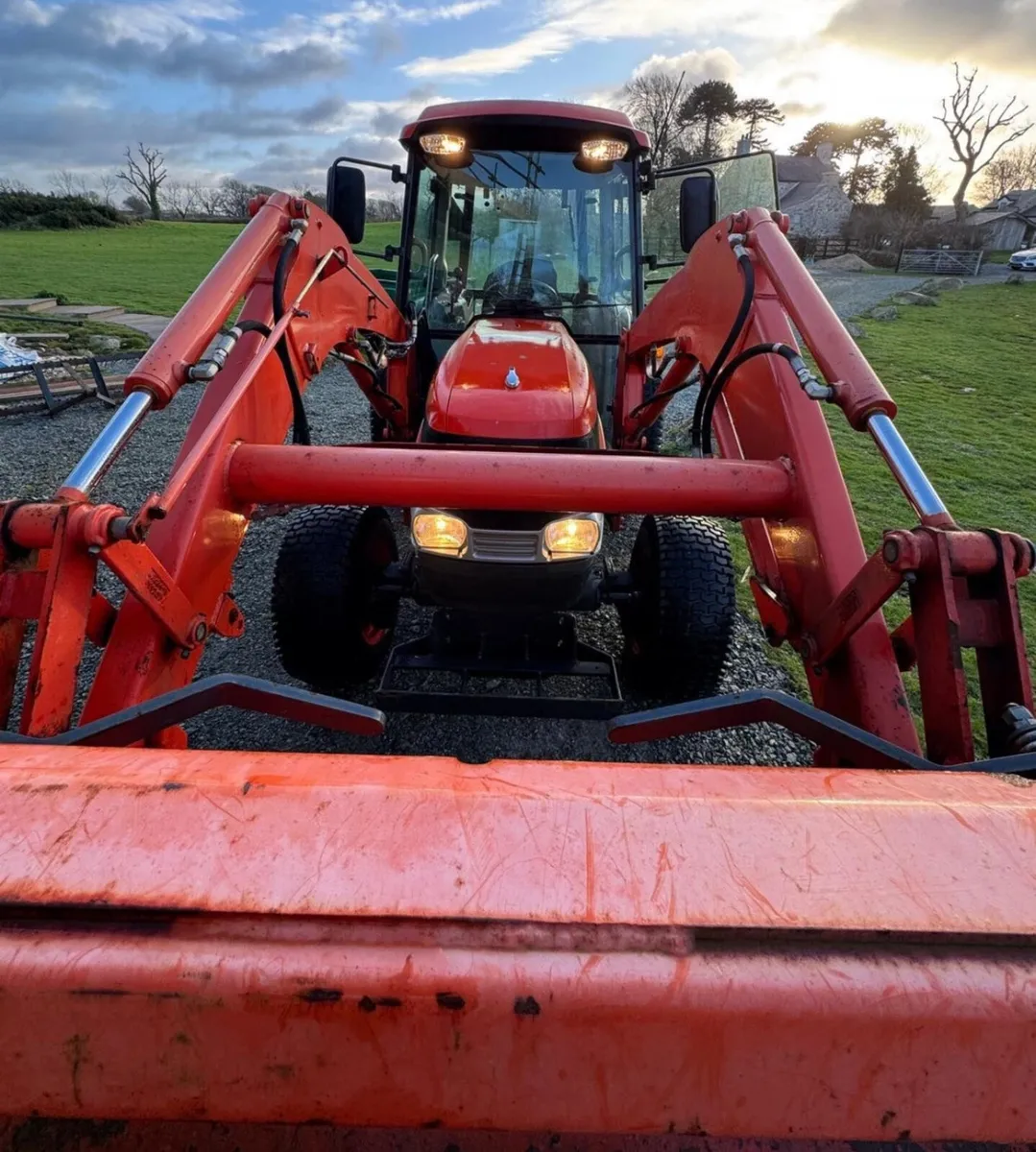Kubota tractor l4240 loader bucket forks No Vat - Image 3