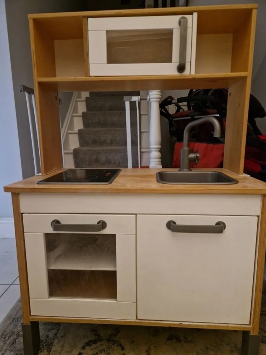 Toy kitchen - Image 2