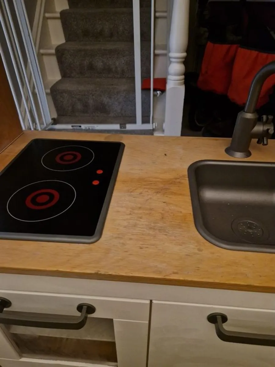 Toy kitchen - Image 3