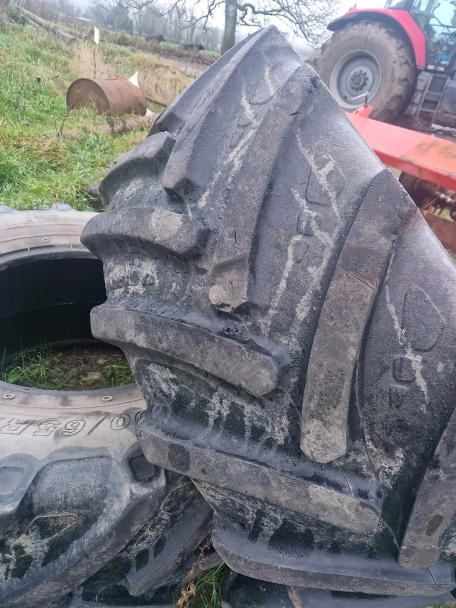 600 65 28 tractor tyres for sale - Image 1