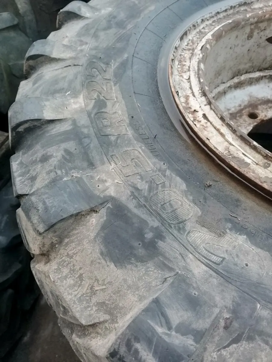 20.5 22 radial tanker trailer wheels 10 stud - Image 4