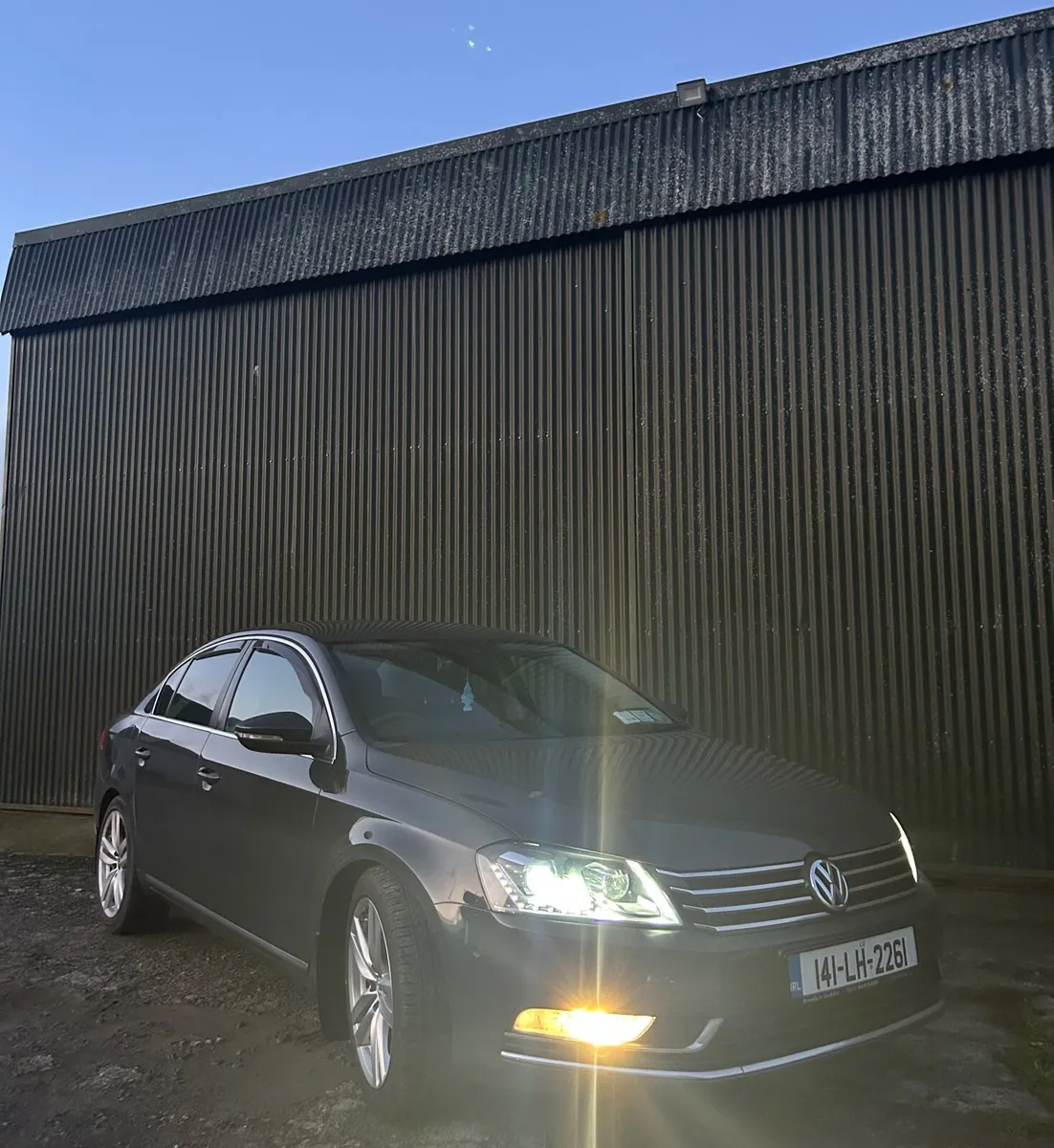 Volkswagen Passat 2014 - Image 2