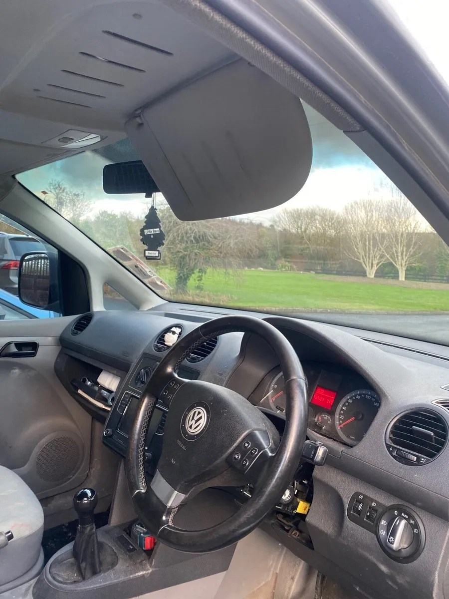 Volkswagen Caddy 2006 - Image 2